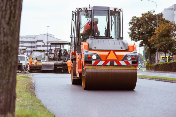 Best Residential Driveway Paver Services  in Collinsvle, IL